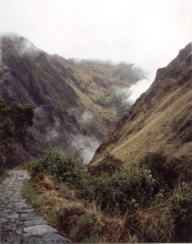 Trail Down from Warmiwanuska